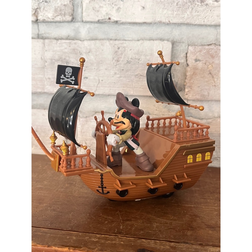 Disney‎ Parks Pirates of the Caribbean Mickey Mouse Pullback Ship Toy